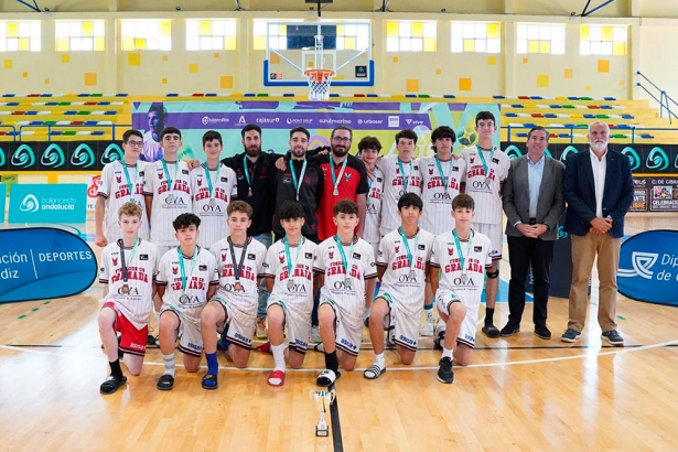 El Oya Abogados FCBG con su medalla de bronce (FUNDACIÓN CB GRANADA)