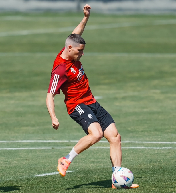 Sergio Ruiz, jugador del Granada CF, en un entrenamiento de esta semana (GCF) Sergio Ruiz, jugador del Granada CF, en un entrenamiento de esta semana (GCF)