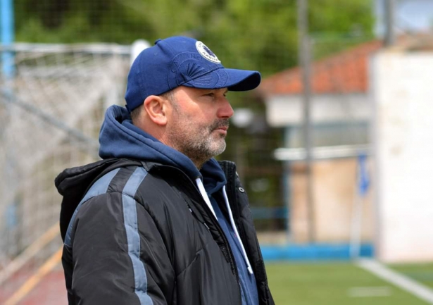 El ex entrenador del CD Huétor Vega, Thierry Pérez (J. PALMA) El ex entrenador del CD Huétor Vega, Thierry Pérez (J. PALMA)