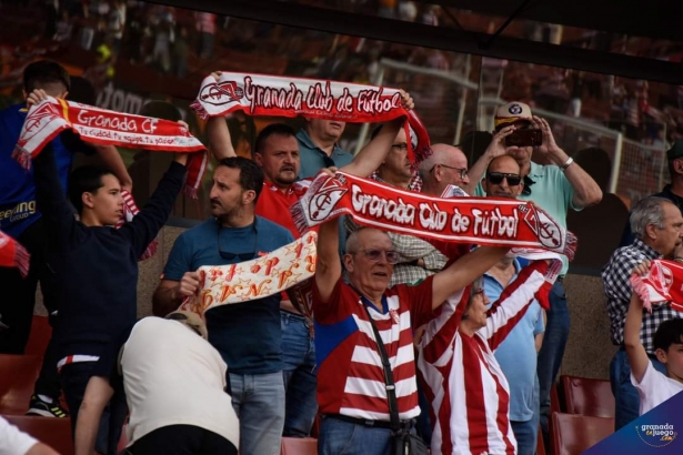 Aficionados del Granada CF (JOSÉ M. BALDOMERO) Aficionados del Granada CF (JOSÉ M. BALDOMERO)