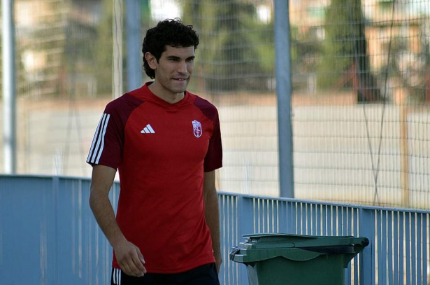 Vallejos apenas ha podido aportar sobre el césped (JAVIER PALMA) Vallejos apenas ha podido aportar sobre el césped (JAVIER PALMA)