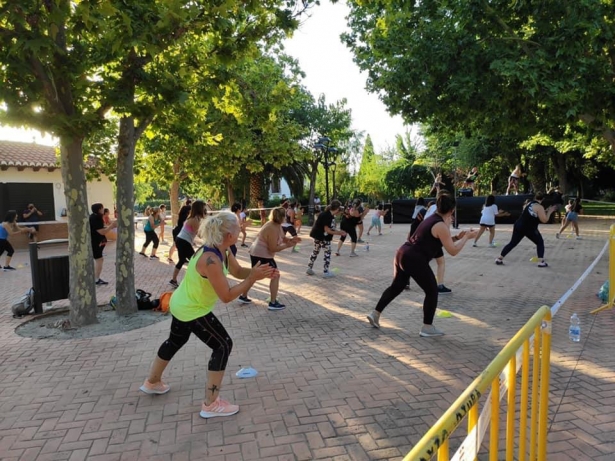 Masterclass de zumba (AYTO. OTURA) Masterclass de zumba (AYTO. OTURA)