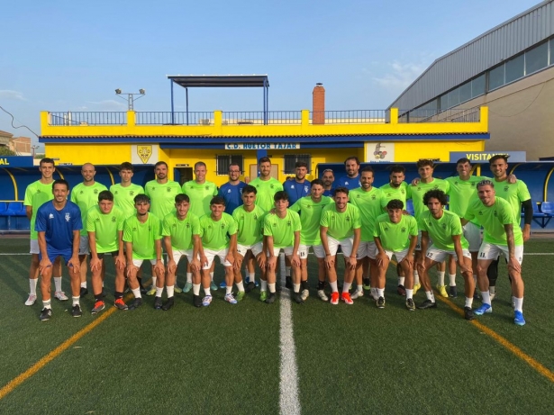La plantilla del Huétor Tájar ya trabaja a las órdenes de Julio Catalá 