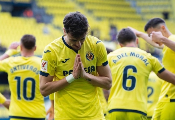 Álex Forés vestirá de rojiblanco Álex Forés vestirá de rojiblanco
