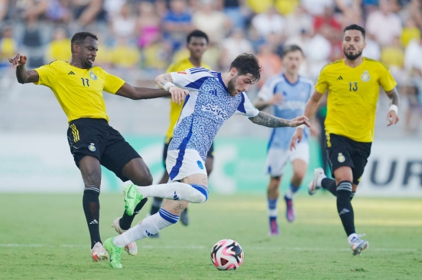 Tsitaishvili cuajó una gran actuación (GRANADA CF) Tsitaishvili cuajó una gran actuación (GRANADA CF)