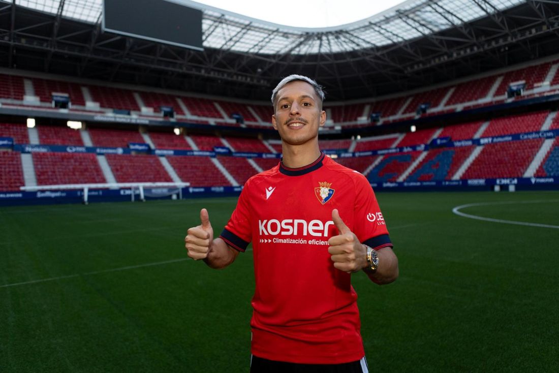 Bryan ya posa como nuevo jugador de Osasuna (OSASUNA) 