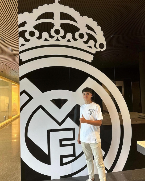 Víctor Plazas ha fichado por el Real Madrid (REAL MADRID) Víctor Plazas ha fichado por el Real Madrid (REAL MADRID)