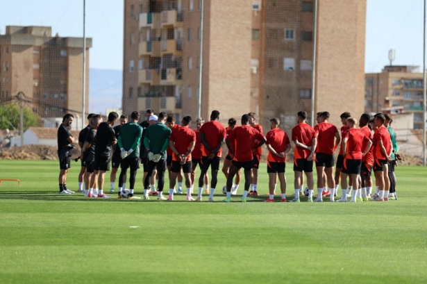 El equipo vuelve a la Ciudad Deportiva (J. AZCOYTIA) El equipo vuelve a la Ciudad Deportiva (J. AZCOYTIA)