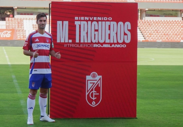 Trigueros ha posado como rojiblanco (GRJ) Trigueros ha posado como rojiblanco (GRJ)