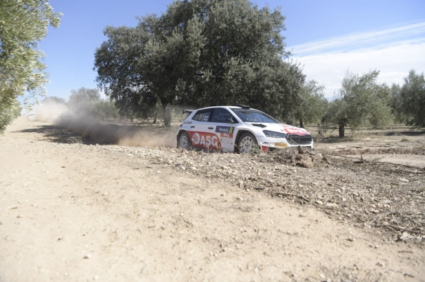 Xevi Pons durante un tramo (RALLY CIUDAD DE GRANADA) Xevi Pons durante un tramo (RALLY CIUDAD DE GRANADA)