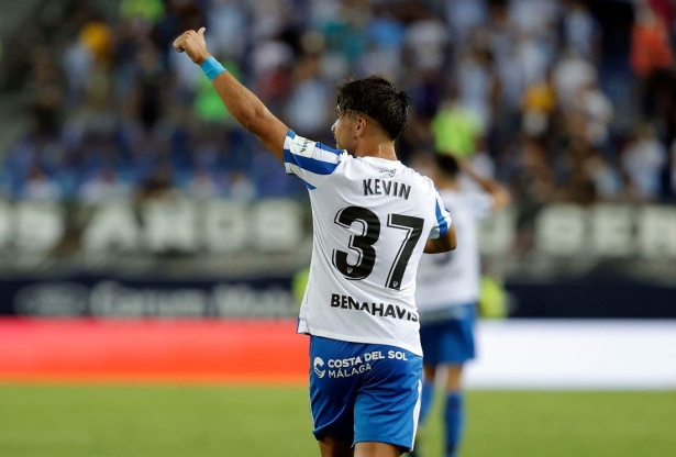 Kevin Mdina seguirá por ahora en el Málaga (MÁLAGA CF) Kevin Mdina seguirá por ahora en el Málaga (MÁLAGA CF)