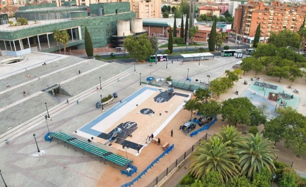 El baloncesto sale a las calles de Granada (POLICIA GR) El baloncesto sale a las calles de Granada (POLICIA GR)