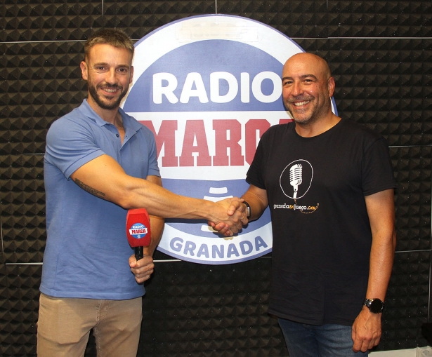 Javier Palma junto a José Ángel Martos, director de Radio Marca Granada, en los estudios de la emisora Javier Palma junto a José Ángel Martos, director de Radio Marca Granada, en los estudios de la emisora