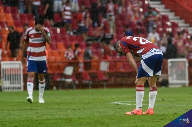 El equipo sigue sin ganar en Los Cármenes (JOSÉ M. BALDOMERO) El equipo sigue sin ganar en Los Cármenes (JOSÉ M. BALDOMERO)