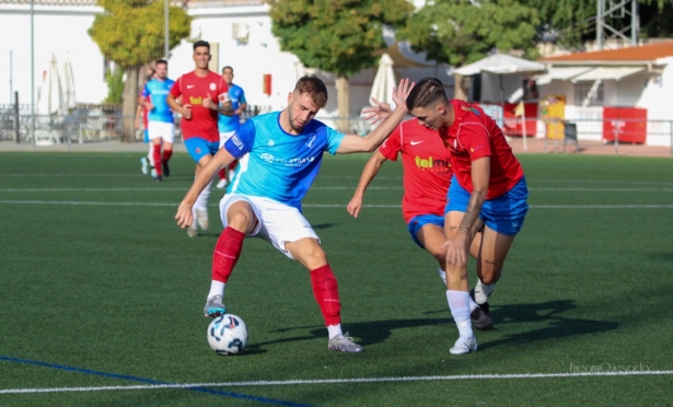El Cúllar Vega consiguió su primera victoria (ENCARNI QUESADA)