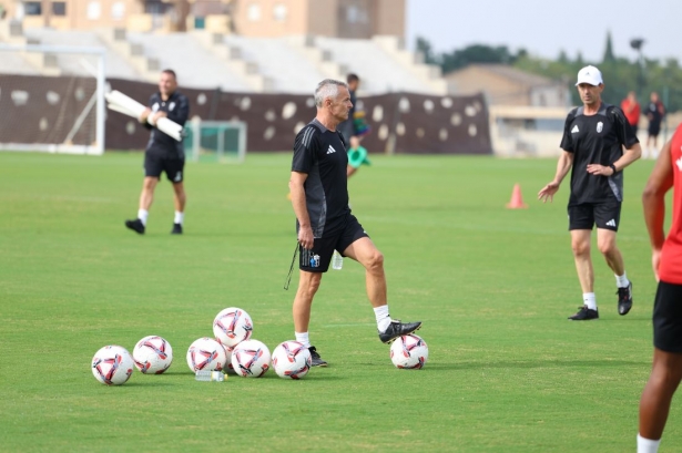 Escribá ha dirigido su primer entrenamiento (J. AZCOYTIA) Escribá ha dirigido su primer entrenamiento (J. AZCOYTIA)