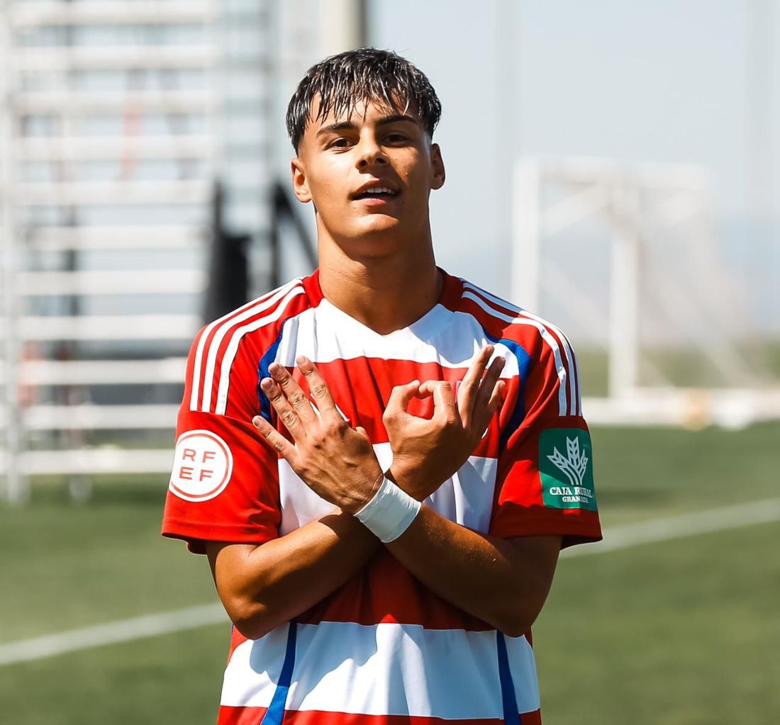 Samu Cortes está llamando la atención en el Recreativo (GRANADA CF)