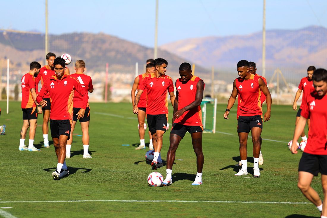 Último entrenamiento de la semana antes de medirse al Burgos (J. AZCOYTIA)