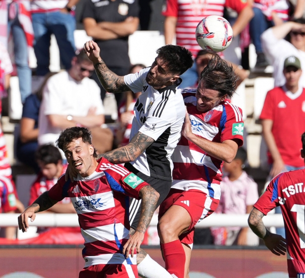Ignasi Miquel en una acción del encuentro jugado ante el Burgos CF (LOF) Ignasi Miquel en una acción del encuentro jugado ante el Burgos CF (LOF)