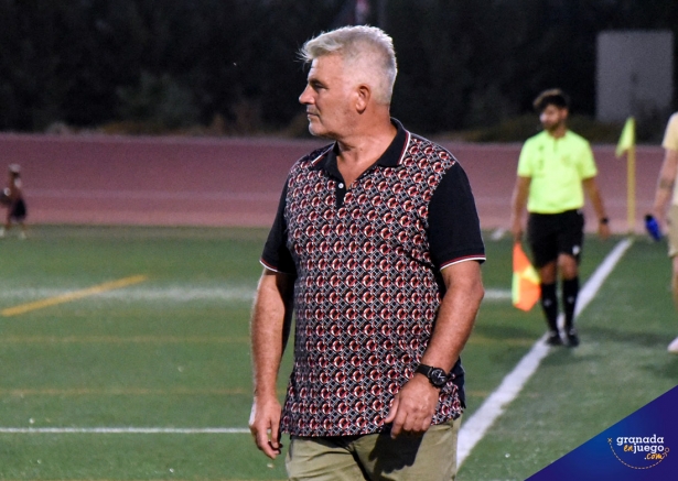 Luis Navarro ya no es entrenador del Cúlalr Vega (JOSÉ M. BALDOMERO) Luis Navarro ya no es entrenador del Cúlalr Vega (JOSÉ M. BALDOMERO)