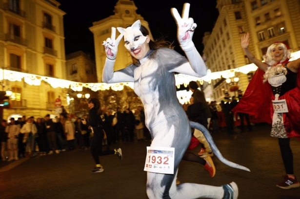 Carrera Nocturna de Disfraces en Granada. Archivo.(AYUNTAMIENTO DE GRANADA/FERMIN RODRIGUEZ) Carrera Nocturna de Disfraces en Granada. Archivo.(AYUNTAMIENTO DE GRANADA/FERMIN RODRIGUEZ)