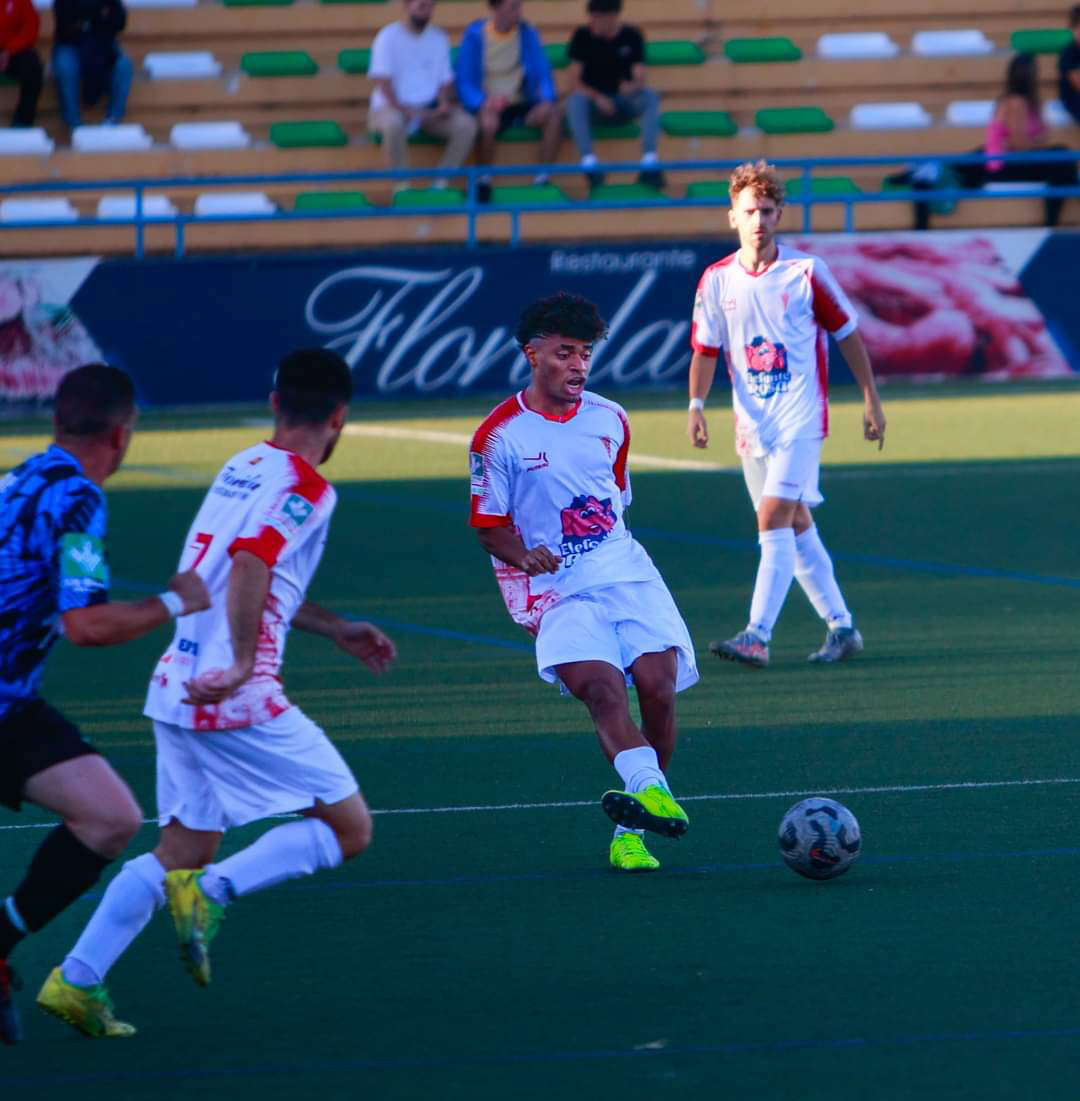 El Guadix defenderá su liderato ante el Atlético La Zubia (GUADIX CF)