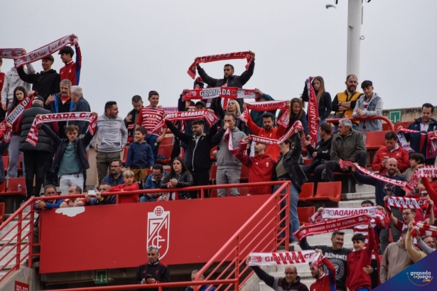 La afición acudirá a Los Cármenes otra jornada más (JOSÉ M. BALDOMERO) La afición acudirá a Los Cármenes otra jornada más (JOSÉ M. BALDOMERO)