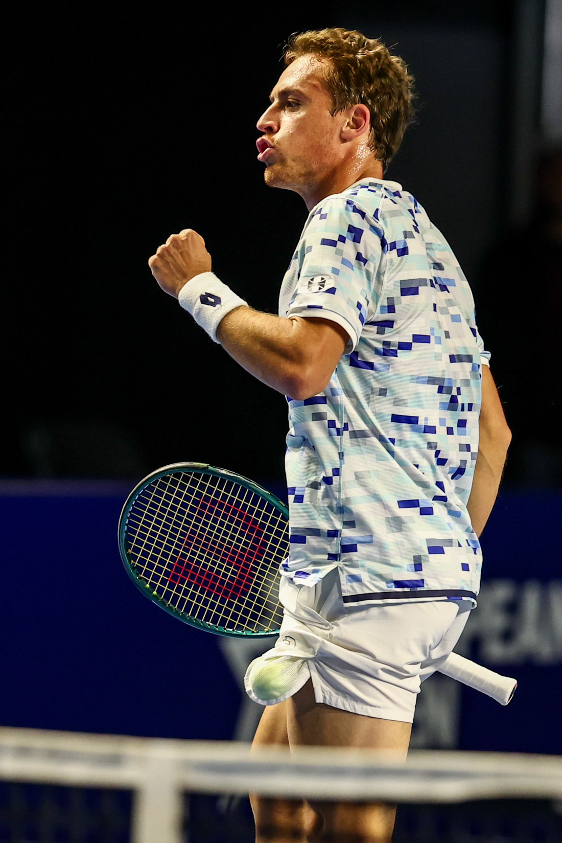 Roberto Carballés celebra un punto (EUROPEAN TENIS OPEN)