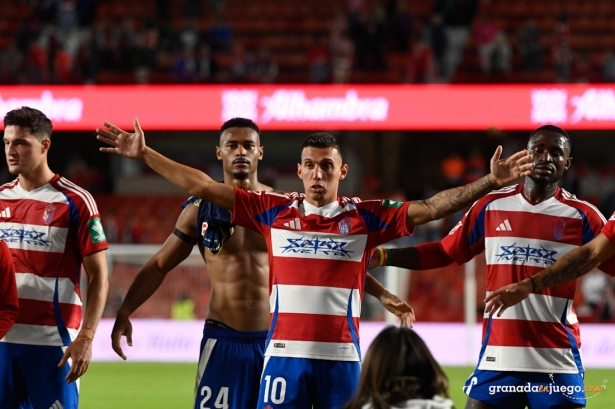 Uzuni marcó dos goles (JOSÉ M. BALDOMERO) Uzuni marcó dos goles (JOSÉ M. BALDOMERO)