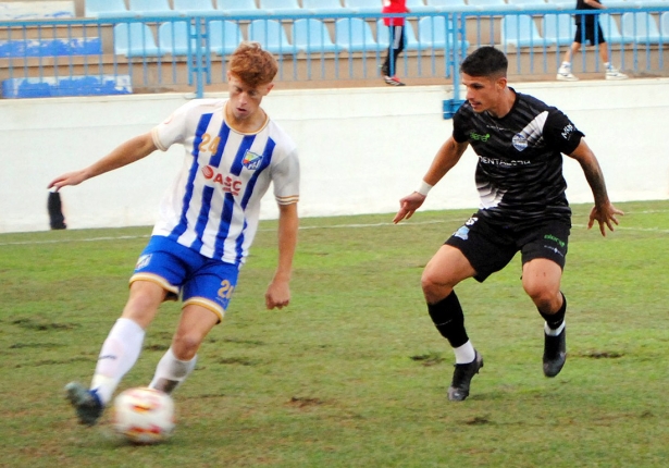 El motrileño Cameron y el malagueño Sarmiento (SEMANARIO MUCHO DEPORTE) El motrileño Cameron y el malagueño Sarmiento (SEMANARIO MUCHO DEPORTE)