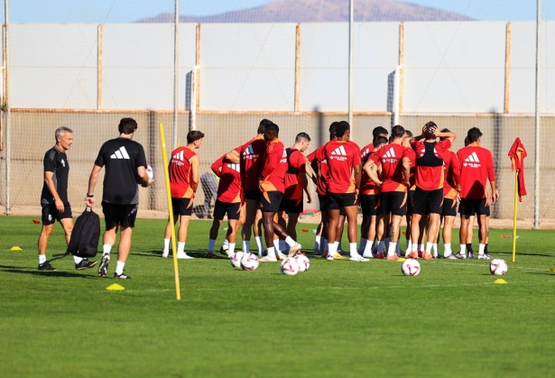 El equipo apenas ha tenido tiempo para preparar el choque ante el Castellón (J. AZCOYTIA) El equipo apenas ha tenido tiempo para preparar el choque ante el Castellón (J. AZCOYTIA)