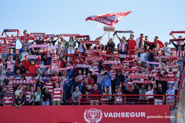 La afición ha recuperado la ilusión con el equipo (JOSÉ M. BALDOMERO) La afición ha recuperado la ilusión con el equipo (JOSÉ M. BALDOMERO)