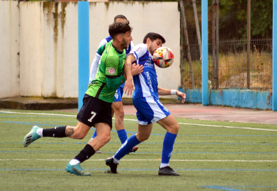 El Huétor Vega quiere instalarse en el pelotón de cabeza (J. PALMA)