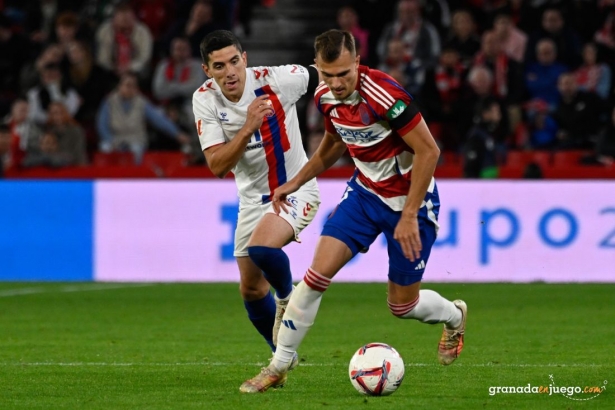 El Granada quiere dar un golpe de autoridad ante el Sporting (JOSÉ M. BALDOMERO)
