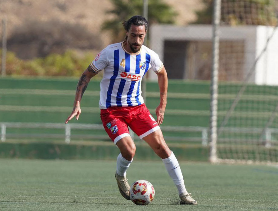 Antonio Salvatierra durante un partido con el CF Motril (CF MOTRIL)