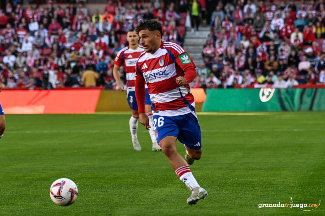 Rodelas estuvo muy activo durante todo el partido (JOSÉ M. BALDOMERO)