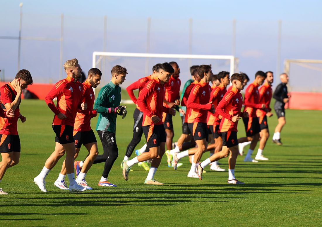 El equipo vuelve este martes al trabajo (J. AZCOYTIA)