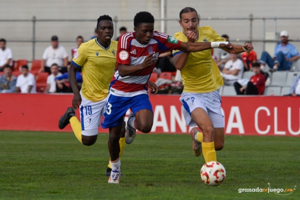 Kevlin debutó con el Recreativo dejando inmejorables sensaciones (J. PALMA) Kevlin debutó con el Recreativo dejando inmejorables sensaciones (J. PALMA)