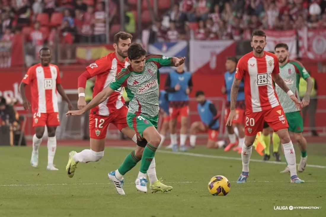 Villar cuajó un partido correcto en Almería (LALIGA)