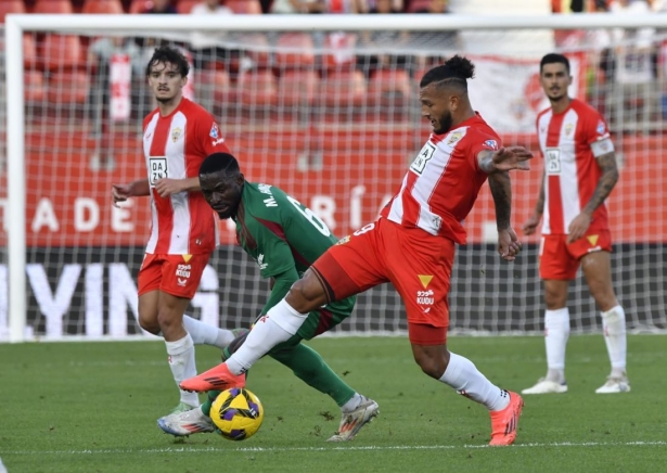 El Granada no pudo evitar la remontada del Almería (LOF)