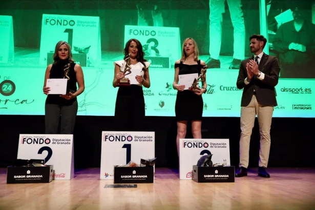 Acto de entega de los galardones del Gran Premio de Fondo 2024 (DIPUTACIÓN DE GRANADA) Acto de entega de los galardones del Gran Premio de Fondo 2024 (DIPUTACIÓN DE GRANADA)