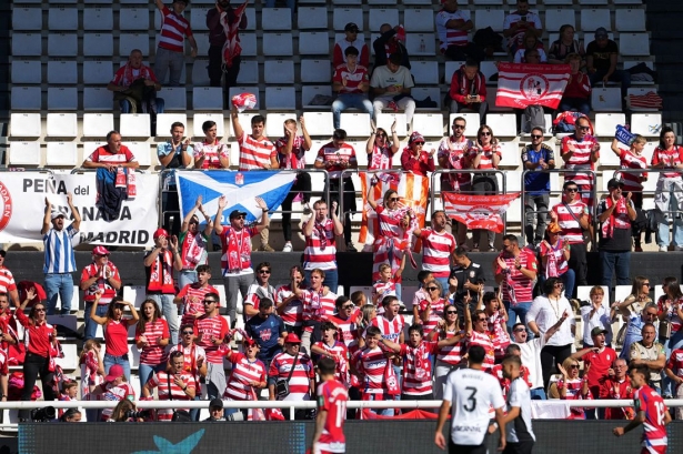 La afición rojiblanca tiene otro largo viaje por delante (LOF) La afición rojiblanca tiene otro largo viaje por delante (LOF)
