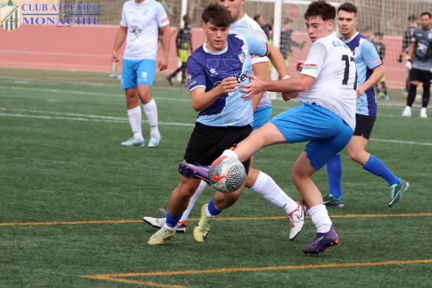 El CD Santa Fe buscará mantener el liderato (MANU LÓPEZ/ ATLÉTICO MONACHIL)