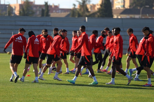 El equipo ha vuelto a entrenar con casis todos los efectivos (J. AZCOYTIA) El equipo ha vuelto a entrenar con casis todos los efectivos (J. AZCOYTIA)