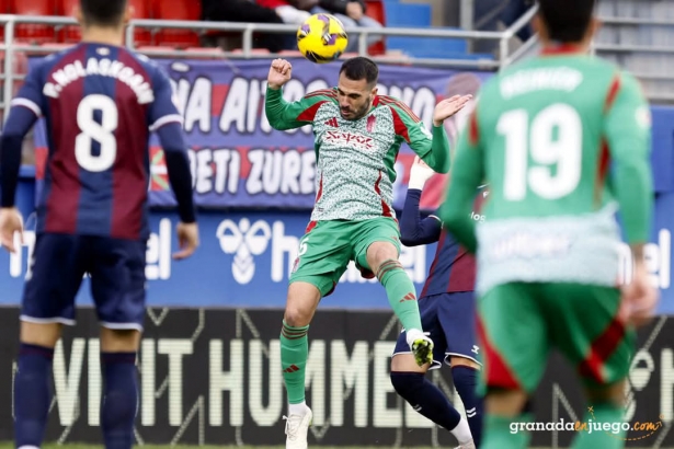 Insua durante un lance del partido (LOF) Insua durante un lance del partido (LOF)