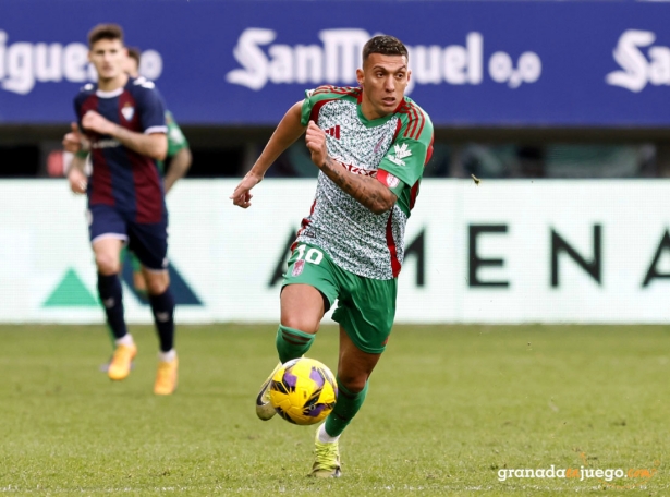 Uzuni, tras una acción del encuentro disputado en `Ipurúa` ante la SD Eibar (LOF) Uzuni, tras una acción del encuentro disputado en `Ipurúa` ante la SD Eibar (LOF)