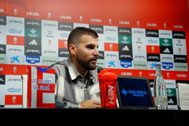 Momento de la presentación (GRANADA CF) Momento de la presentación (GRANADA CF)