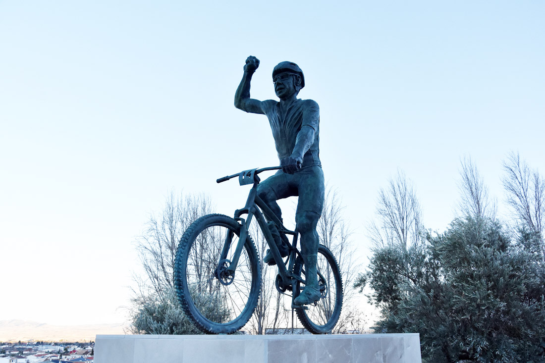 Estatua de David Valero (AYTO BAZA)