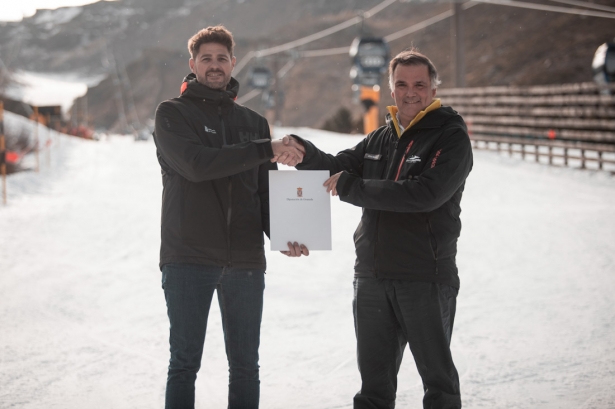 El diputado provincial de Deportes e Instalaciones Deportivas de Granada, Eric Escobedo, y el delegado de Cetursa Sierra Nevada, Jesús Ibáñez. (DIPUTACIÓN DE GRANADA) El diputado provincial de Deportes e Instalaciones Deportivas de Granada, Eric Escobedo, y el delegado de Cetursa Sierra Nevada, Jesús Ibáñez. (DIPUTACIÓN DE GRANADA)