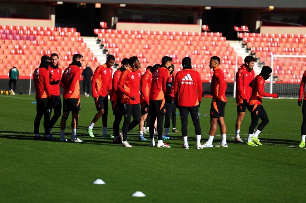 El equipo entrenará a puerta abierta en Los Cármenes (J. AZCOYTIA) El equipo entrenará a puerta abierta en Los Cármenes (J. AZCOYTIA)